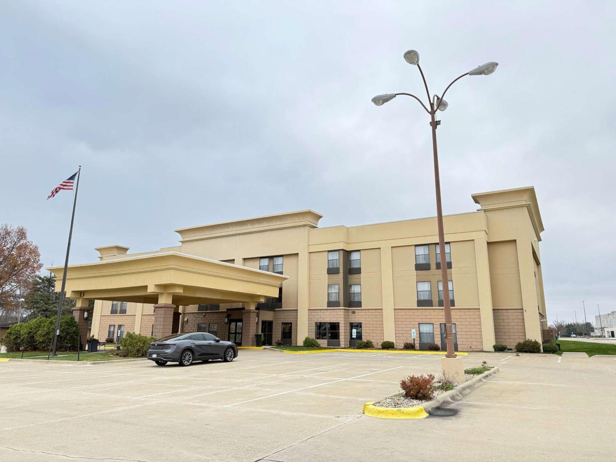 Surestay By Best Western Forsyth Decatur Exterior foto